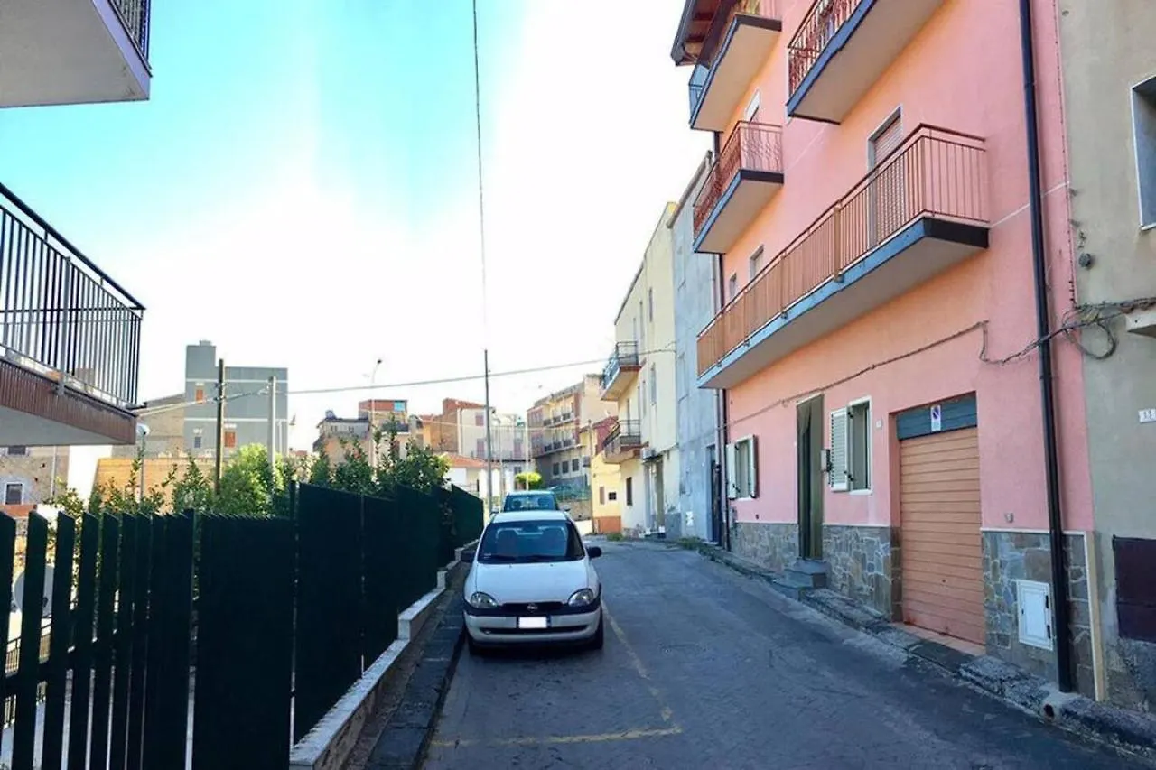 Ruhige & Grosszuegige Ferienwohnung In Sizilien Catenanuova Apartment