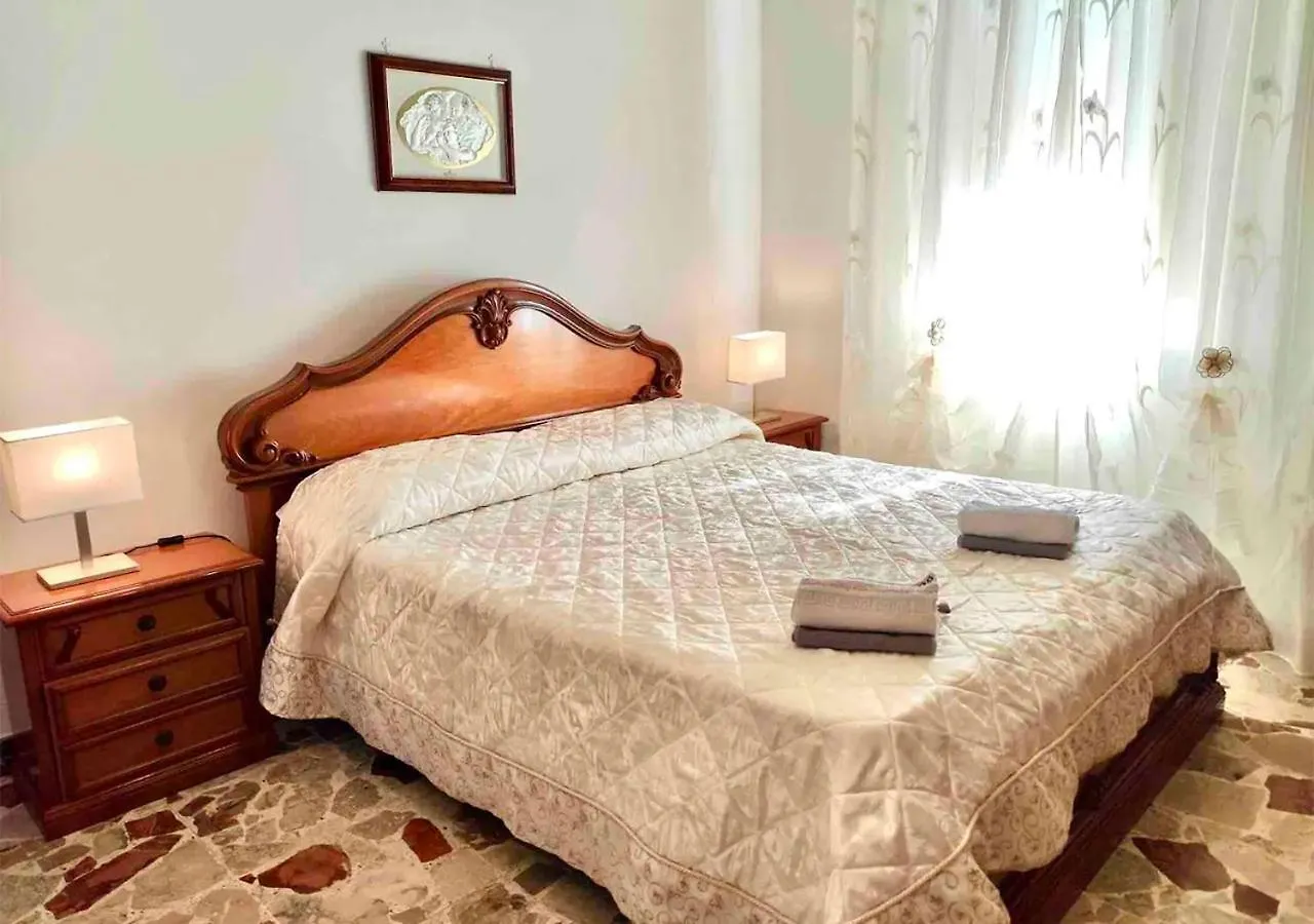 Ruhige & Grosszuegige Ferienwohnung In Sizilien Catenanuova Italy